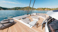 Fountaine-Pajot-Thira-80-Front-Cockpit.jpg
